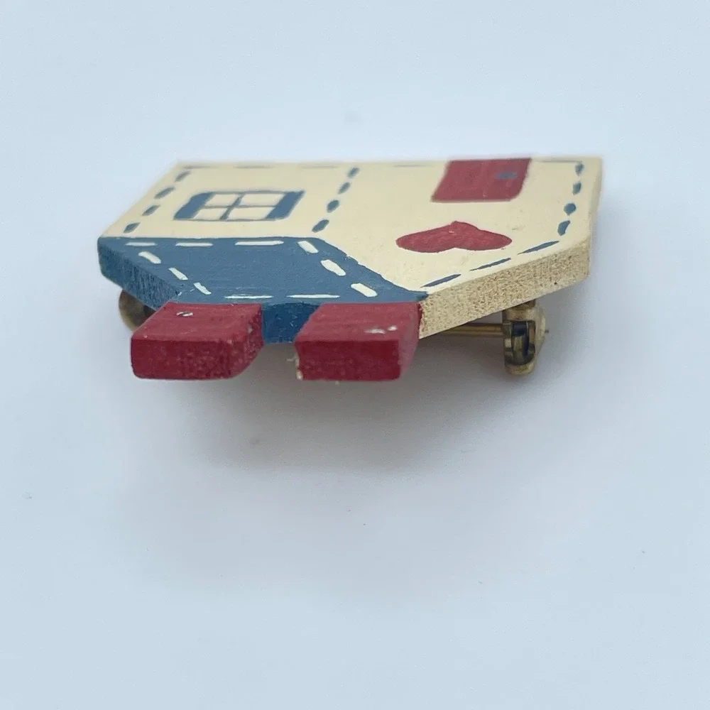 Vintage 90s Hand Painted Wooden House Brooch‎ Pin Art Women's Classic Jewelry